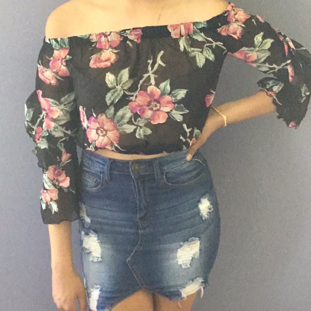 Crop Off-the shoulder flower print top
